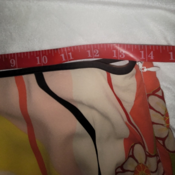 Beautiful A symmetrical lightweight shirt. Size 4 worn once. Fun/flirty/work - Picture 7 of 7